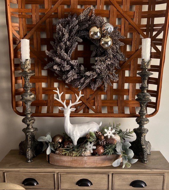 Christmas tobacco basket