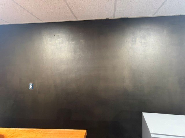 The final look, before it completely dried and before we removed the painters tape along the ceiling.