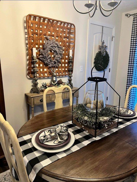 Tobacco basket decorated for spring