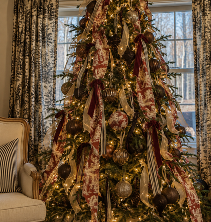 A New Look for Christmas: Introducing Sophie Sees Christmas Edition 🎄